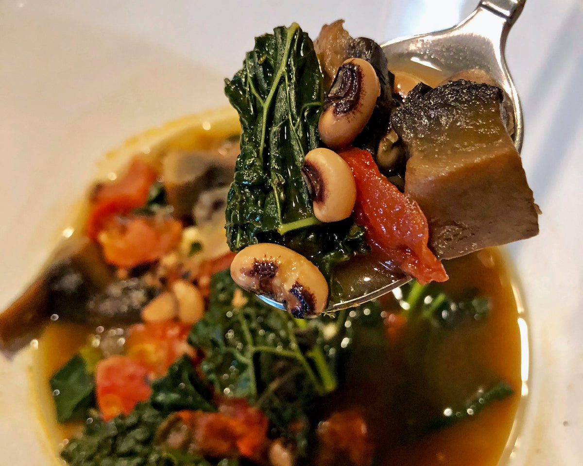 BLACK-EYED PEA & KALE SOUP - Sun Potion