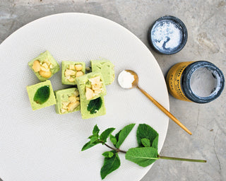 RADIANT MATCHA + PEARL BEAUTY SNACKS - Sun Potion