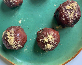 RAW CHOCOLATE CHIP ENERGIZING TRUFFLES - Sun Potion